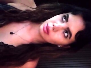Brunette amateur webcam babe pleases pussy