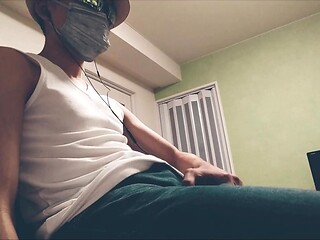Asian amateur gives handjob to big cocked guy