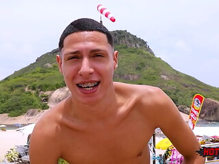 magrinho fodendo o neg&atilde_o
