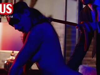 An awesome blindfolded model April Olsen knows how to suck