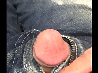 Amateur pee in pants