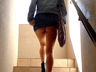 Peek-a-booty!