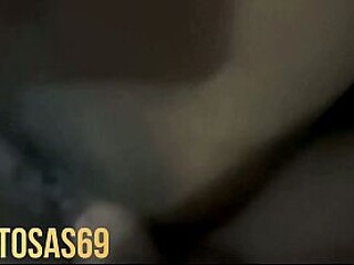 Housewife exposes her juicy ass for some tasty fucking