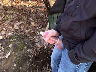 Hab im Wald ins Kondom gewichst