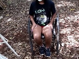 vagabunda emo estava com depre levei pro mato pra foder sua bunda nova