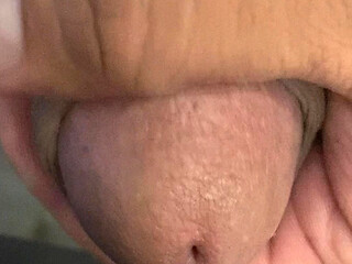 A lump of leftover flesh is growing in a rage, it must release the slime contained in it in the most drastic way