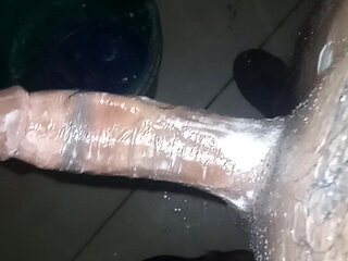 masturbates video no devio aberse uploaded nica breast pump2 masturbator in public pool bathroom