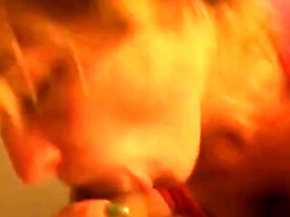 Dansk milf giver en blowjob og modtager en ansigtsbehandling