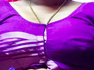 Beautiful Bhabhi alone in home private sex