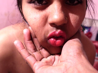 Maine Meri mausi ki ladki ko chudwaya apna land