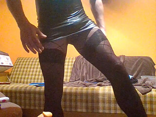 Crossdresser toys his butthole