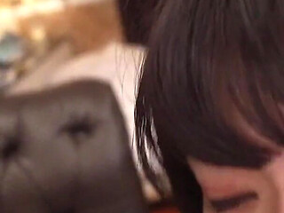 G-cup Live Broadcast Hinano, a Busty, Charming, and Sexy Woman with a Kansai Accent