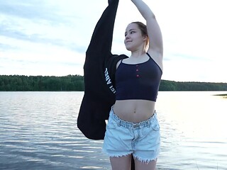 Two girls took their clothes off on the lake. A passing surfer had sex in the open air.