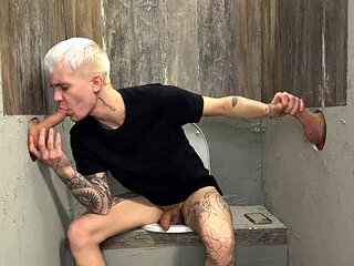 256 Twink gave himself to two strangers right in the toilet
