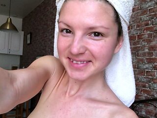 Hot amateur webcam teen masturbates for their fans