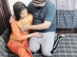 Step mother ko akele dekh nanga kar ke chod diya