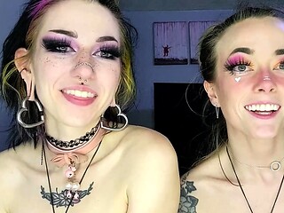 Amateur webcam lesbians mutual masturbation with toys