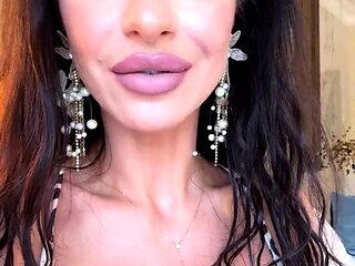 Leann amateur beautiful brunette with big boobs