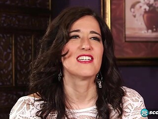 MILF Deliah Dukes gives a deepthroat blowjob