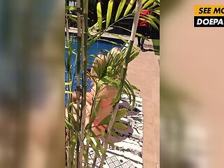 Angelika Grays Lounges Poolside