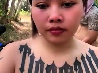 Asian teen outdoor fuck
