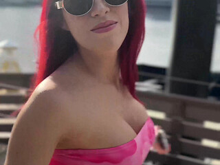 Redhead Zoey Di Giacomo Is All Set To Give A Blowjob