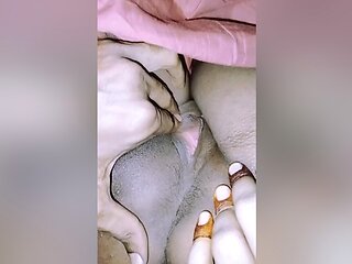 Hot Bhabhi Seduce