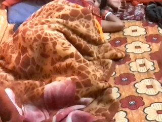 Hindi Audio Bustipriya First Time Chudai Indian Bhabhi Chudai Video For Her