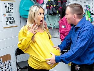Security Guard Took the Suspect for Some Questioning - Shopliftersex