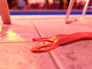 Boy and girl sex in the pule side.