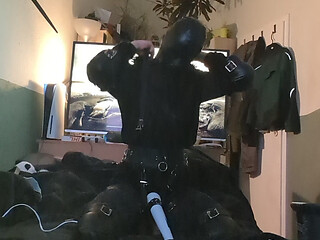 petsuit wiht hood weile vibed selfbondage