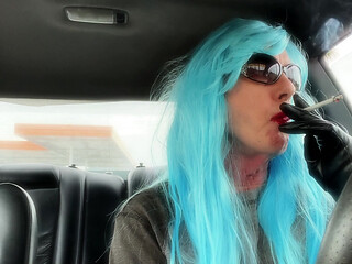 MOMMY RUTHIE HAS SOME BLUE HAIR AND A LONG VS120 SHE LIKES SMOKING