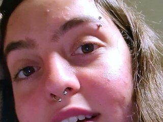 Young amateur teen in solo masturbation getting kinky