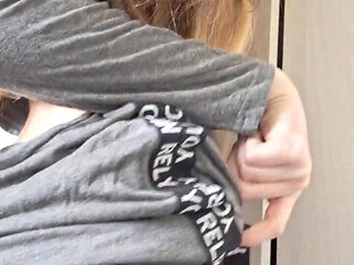 I've got a bit of a domestic kink, and I can keep a secret!