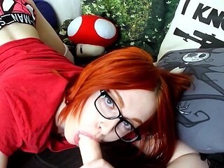 Sexy redhead live toys masturbation on webcam