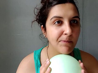 Melu Worlds Closeup Bubblegum Suck and Green Balloon Blowjob