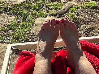 Fan Request Granny Naked in Sun Shows Dirty Rough Soles & Toes GILF