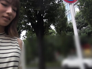Cute Japanese girl gets picked up in broad daylight