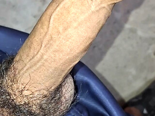 Morning time handjob Gym krte krte lund khda ho gya