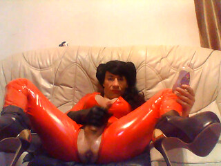 krisi in RED  latex