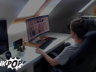 Callum And Cole Flip Fuck Each Other While Horny Stud Dante Colle Enjoys The Show - TWINKPOP