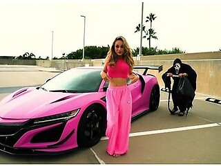 Fit Body Big Tits Barbie Goes On Hot Date With Ghostface