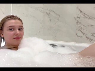 Squirting and Masturbating in a Bathroom with Lots of Bubble Bath