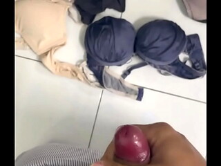 Finding something in workmate sister room 1/2
