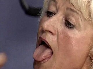 Muscular older babe gets a dirty BJ and anal at the gym