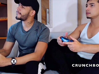 Two seyx friens Latino fucking bareback and cremapied