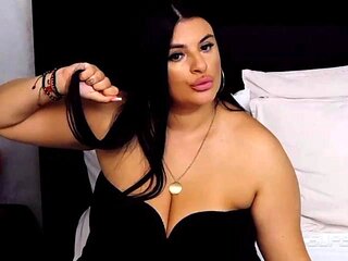 Busty exotic arabian bbw rue boob show on cam