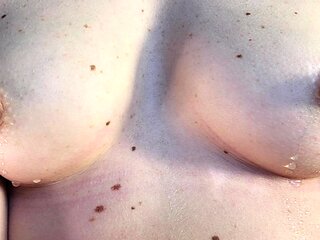 Amateur brunette teen in solo