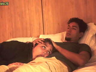 Mirando una pelicula con mi hermanastro y sin querer me trague su pene(Casi nos descubren) ALISONGONZALEZ26 X FANTASIAHARDCORESEX