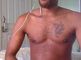 Kennie Jai Shows off on Cam